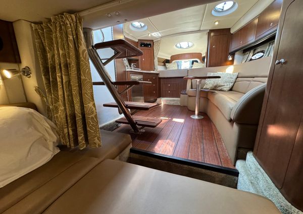 Crownline 350 image