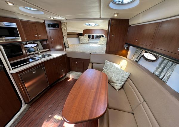 Crownline 350 image