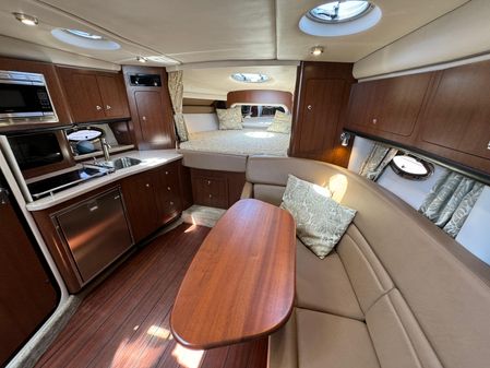 Crownline 350 image