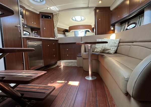 Crownline 350 image