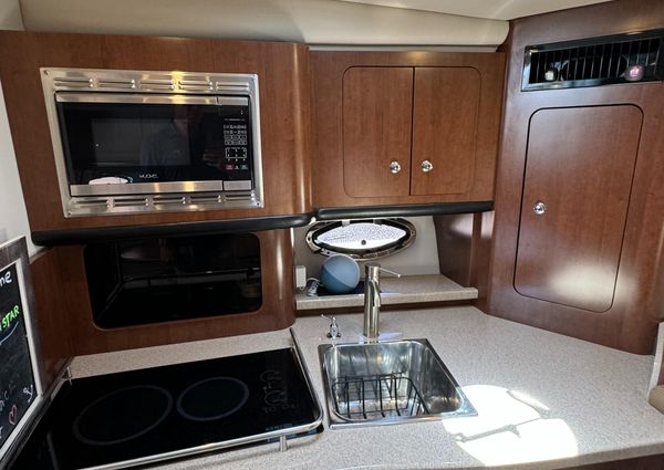 Crownline 350 image