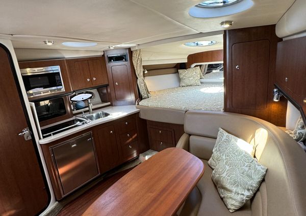 Crownline 350 image