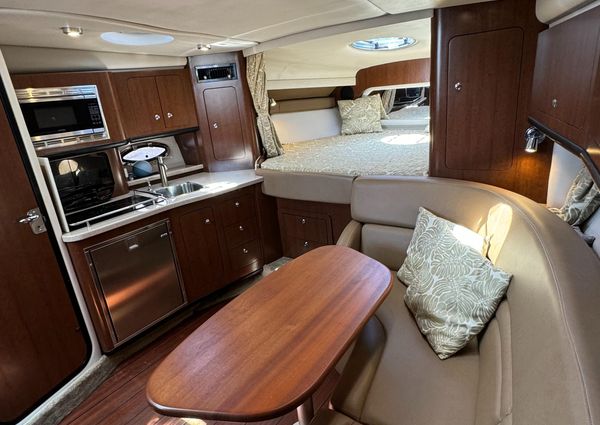 Crownline 350 image