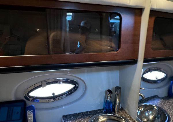 Crownline 350 image