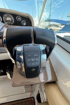 Crownline 350 image