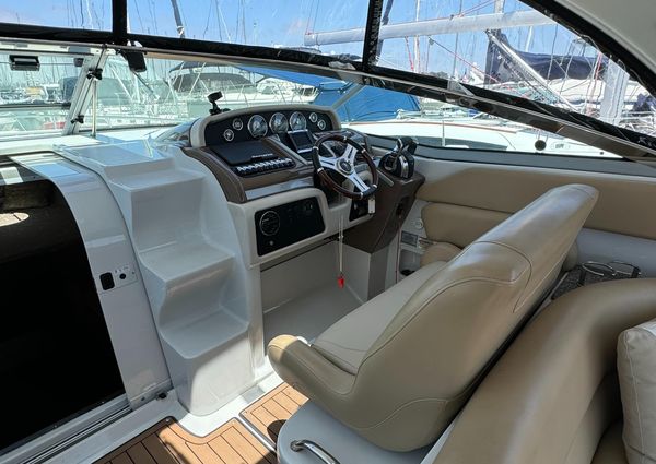 Crownline 350 image