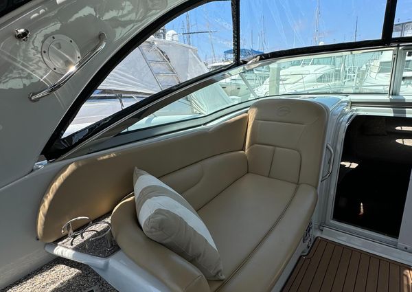 Crownline 350 image