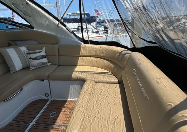 Crownline 350 image