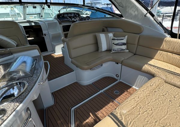 Crownline 350 image