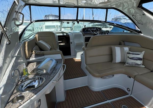 Crownline 350 image