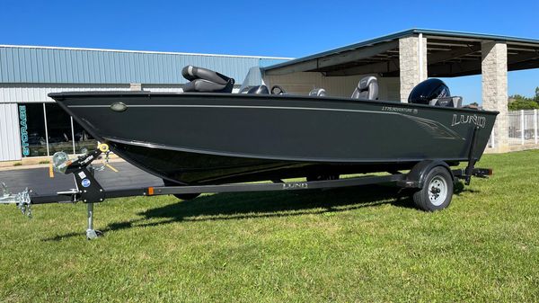 Lund 1775 Adventure SS