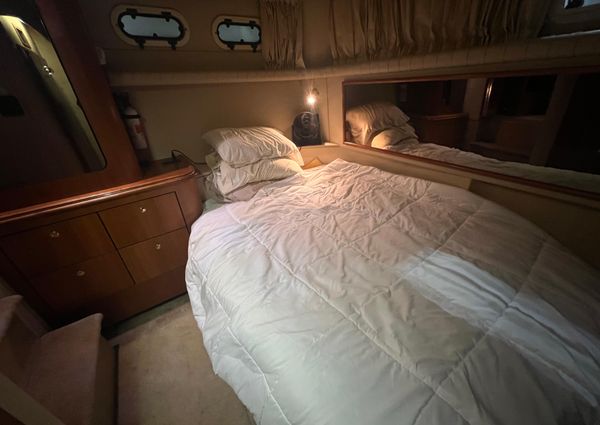 Cruisers 3750 Aft Cabin image