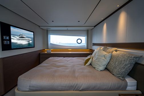 Princess Yachts F65 image