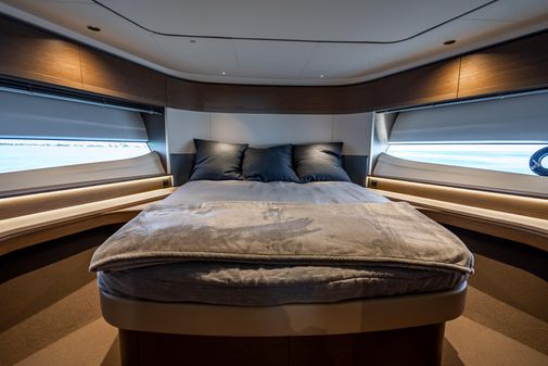 Princess Yachts F65 image