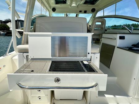 Boston Whaler 345 Conquest image