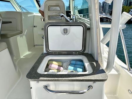 Boston Whaler 345 Conquest image