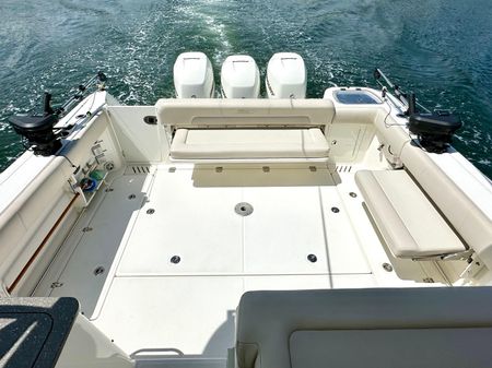 Boston Whaler 345 Conquest image