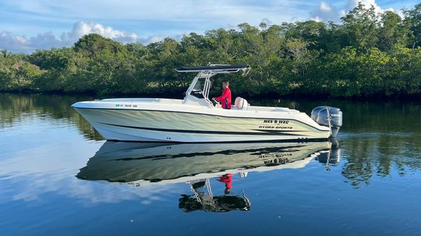 Hydra-Sports Vector 2800 CC