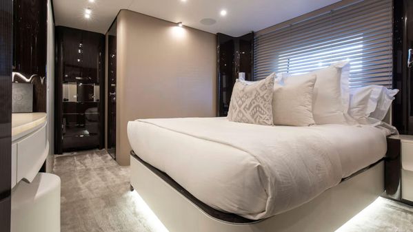Azimut Grande 32M image