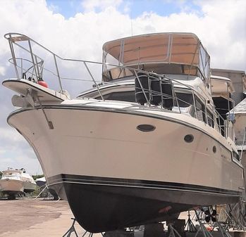 Carver 430-COCKPIT-MOTOR-YACHT image