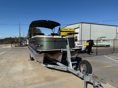 Avalon CATALINA-QUAD-LOUNGER-SHIFT-WINDSHIELD image