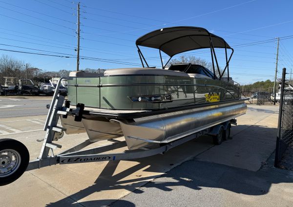 Avalon CATALINA-QUAD-LOUNGER-SHIFT-WINDSHIELD image