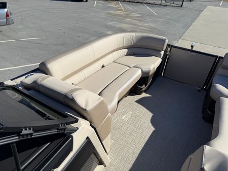 Avalon CATALINA-QUAD-LOUNGER-SHIFT-WINDSHIELD image