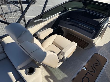 Avalon CATALINA-QUAD-LOUNGER-SHIFT-WINDSHIELD image