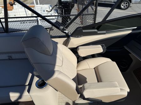 Avalon CATALINA-QUAD-LOUNGER-SHIFT-WINDSHIELD image