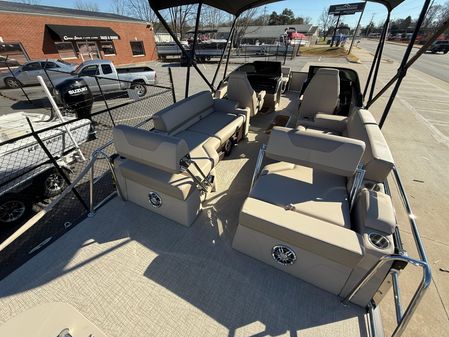 Avalon CATALINA-QUAD-LOUNGER-SHIFT-WINDSHIELD image