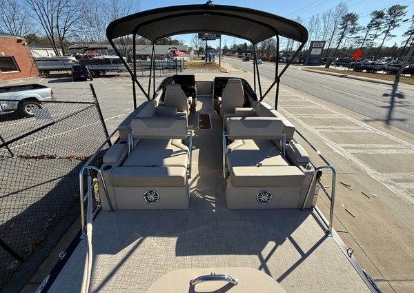 Avalon CATALINA-QUAD-LOUNGER-SHIFT-WINDSHIELD image