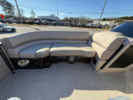 Avalon CATALINA-QUAD-LOUNGER-SHIFT-WINDSHIELD image