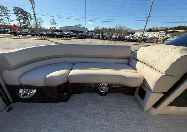 Avalon CATALINA-QUAD-LOUNGER-SHIFT-WINDSHIELD image