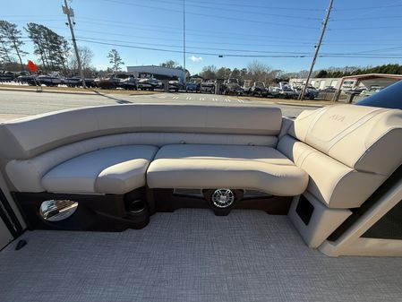 Avalon CATALINA-QUAD-LOUNGER-SHIFT-WINDSHIELD image