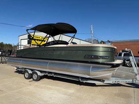 Avalon CATALINA-QUAD-LOUNGER-SHIFT-WINDSHIELD image