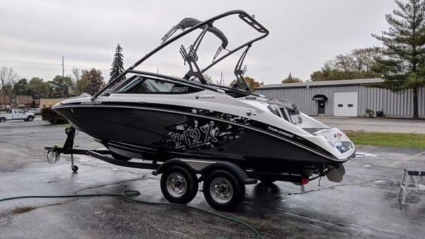 Yamaha Boats 212X