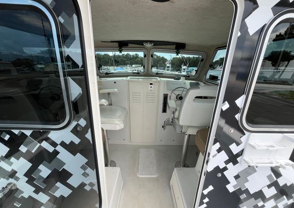 Parker 2520-XLD-SPORT-CABIN image