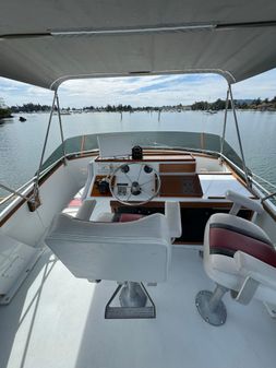 Chris-Craft 422 Commander image