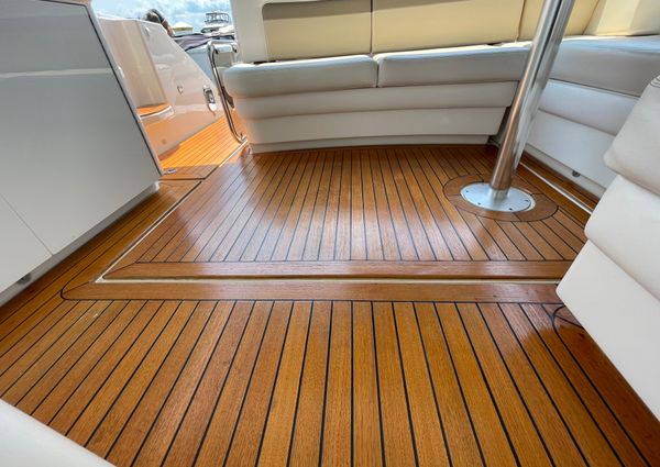 Sea Ray 450 Sundancer image