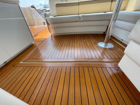 Sea Ray 450 Sundancer image