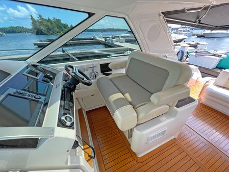 Sea Ray 450 Sundancer image