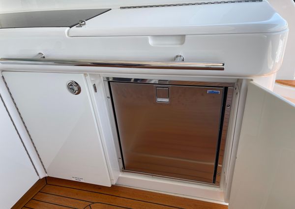 Sea Ray 450 Sundancer image