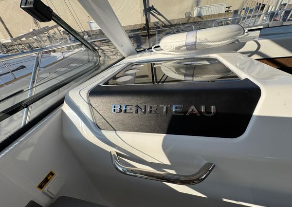 Beneteau Antares 9 image