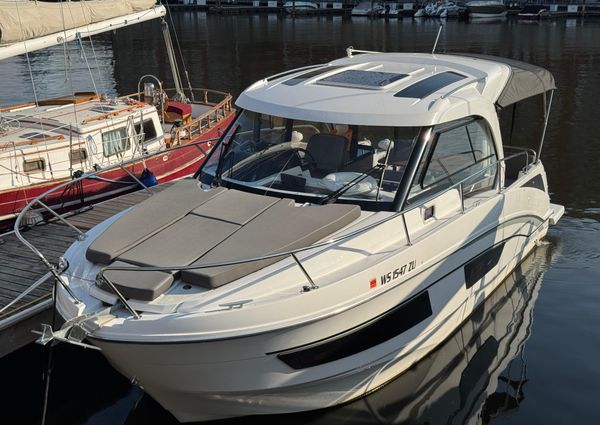 Beneteau Antares 9 image