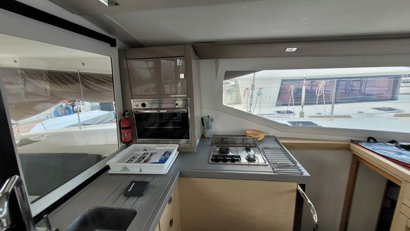 Fountaine Pajot Lucia 40 image