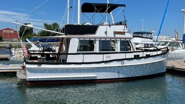 Grand Banks 32 Trawler