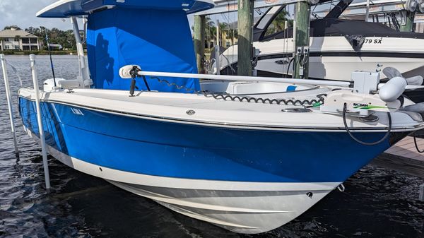 Robalo R 302