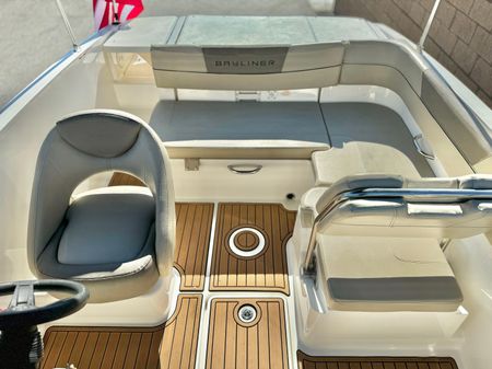 Bayliner VR5-BOWRIDER-I-O image