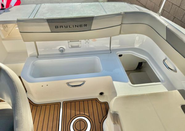 Bayliner VR5-BOWRIDER-I-O image