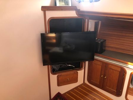 Legacy SEDAN-FLYBRIDGE image